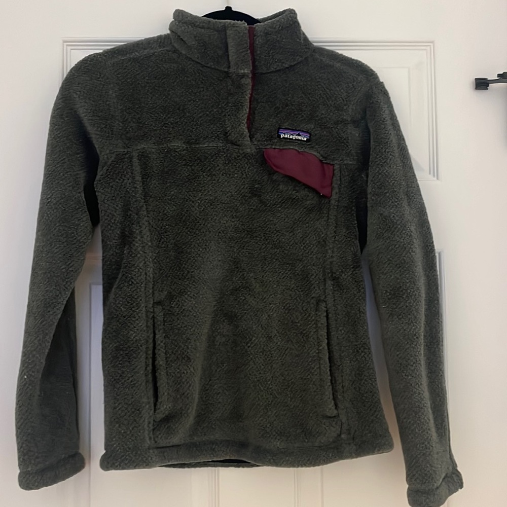 Patagonia grey fleece pullover
